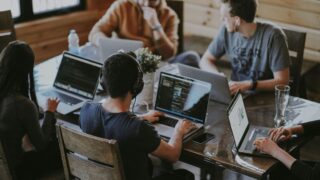 リスキリングとは？進め方5ステップと定着させる制度設計・企業事例を解説
