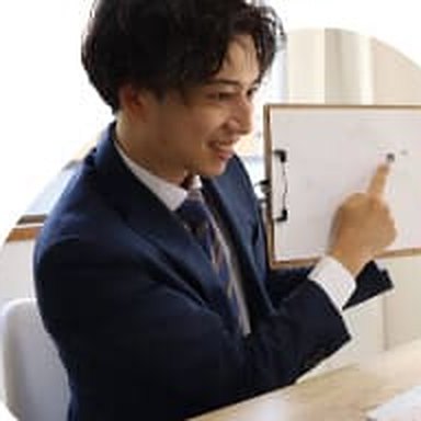 プログラムを進行する講師